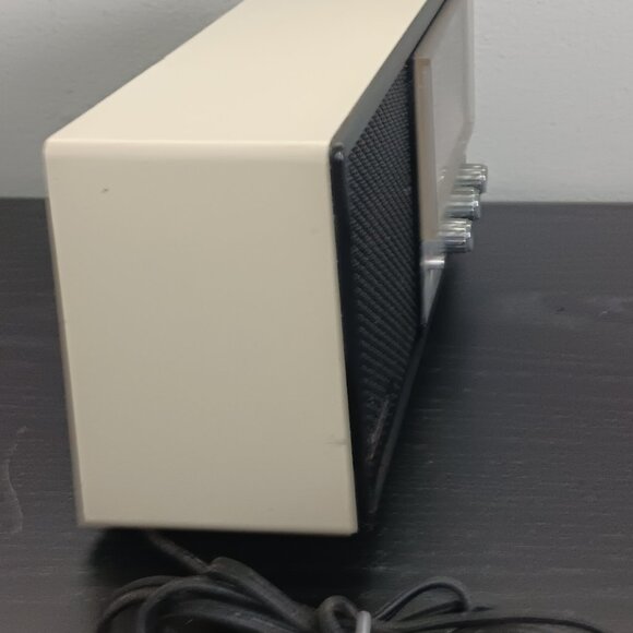 Vintage Panasonic AM/FM - AFC - Model RE-6278 Rare Siver Dial - Picture 6 of 7